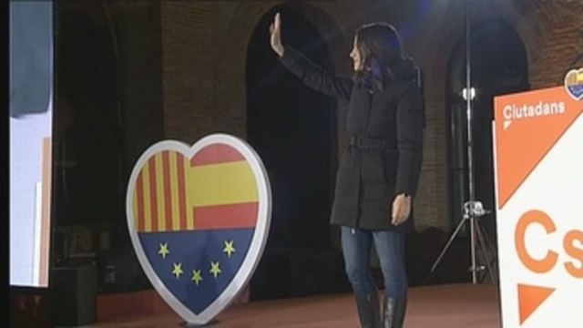Arrimadas pide el voto para que Cataluña despierte de pesadilla