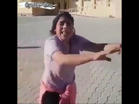 Orta Sahada Yapılan Faul İçin Penaltı İsteyen Dişi Burak Yılmaz