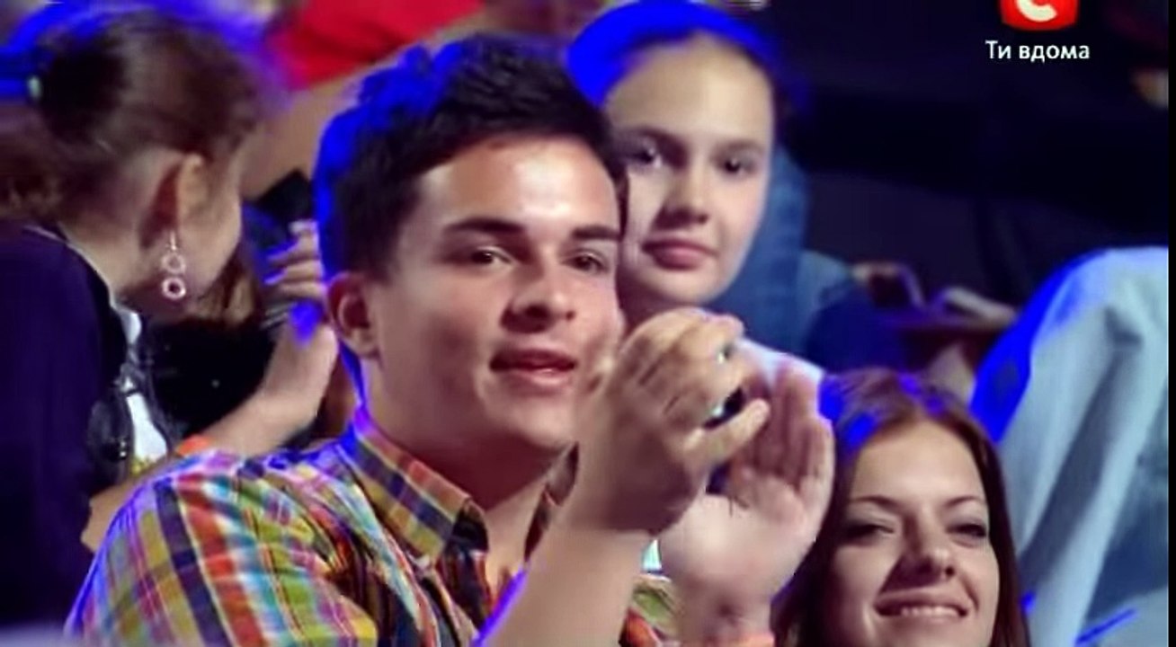 Juria ndërpret këngën e saj, nuk besojnë se është zëri i saj i vërtetë