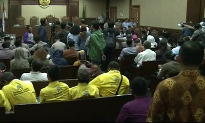 Setnov Sehat, di Sidang, Eksepsi Dibacakan Pengacara