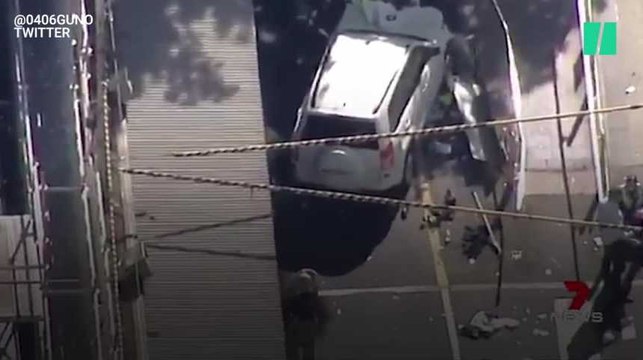 Les images de la panique à Melbourne, où une voiture a fauché des piétons