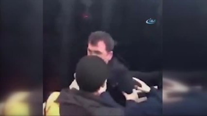 Metrobüs Tacizcisine Meydan Dayağı Kamerada! Tacizci "Hamile Eşim Var" Diye Bağırdı
