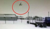 Rusya'da 4 kişinin öldüğü uçak kazası kameralara yansıdı