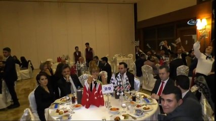 Beşiktaş Başkanı Orman, Taraftarın Onur Yemeğine Katıldı