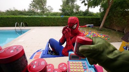 ممتاز التحدي ام اند ام! فيلم أطفال ألعاب السيارات ث/سبايدرمان ، الهيكل وجوكر الاسره المرح في الحياة