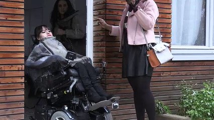 Handicapped student takes on French administration