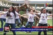 Jóvenes se preparan para cantar al Papa Francisco en la Plaza de Armas de Lima