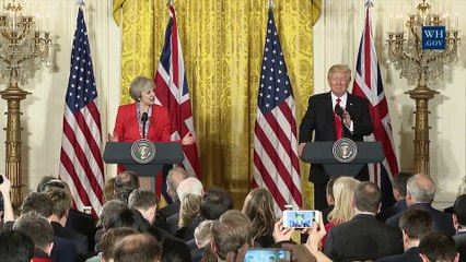 May insta a Trump a presentar un plan para Oriente Medio