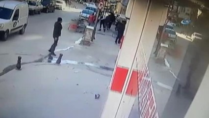 Taş Attıkları Aracı Böyle Soydular