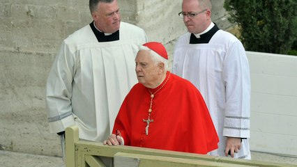 Morre o cardeal americano Bernard Law