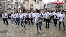 Paimpol. Une flashmob solidaire par les lycéens de Kerraoul
