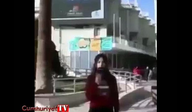 Gülümseten röportaj: Aşırı tepkiliyim...