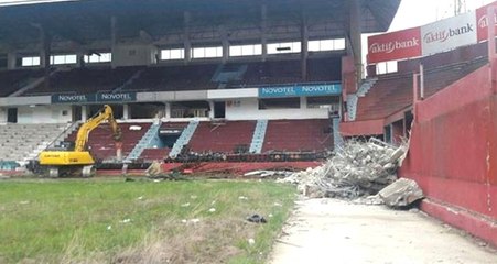 Trabzonspor'un Eski Stadı Avni Aker'de Yangın Çıktı!