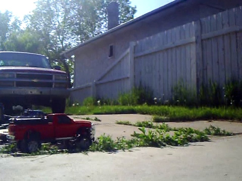 RC Camera Carrier driving around Tamiy Highlift_ M