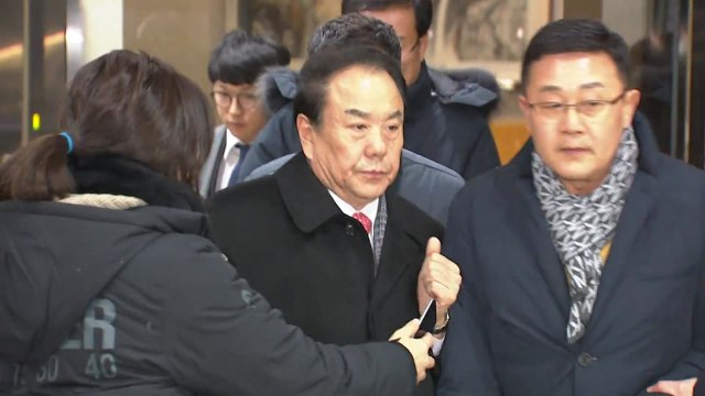 이우현 의원, 14시간 조사 뒤 귀가... 보좌관에게 떠넘겨 미안하다 / YTN