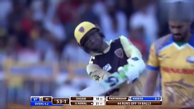 ANGRY Sarfaraz Ahmed yells at Anwar Ali after full toss