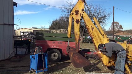 PEELING STEEL SCABS ON THE BACKHOE PROJECT!!!