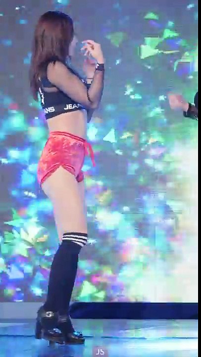 171020 레이샤(Laysha) 자기소개 및 멘트#1 평촌1번가문화의거리대축제 KPOP by JS 직캠(fancam)-tpEinzf5wuI