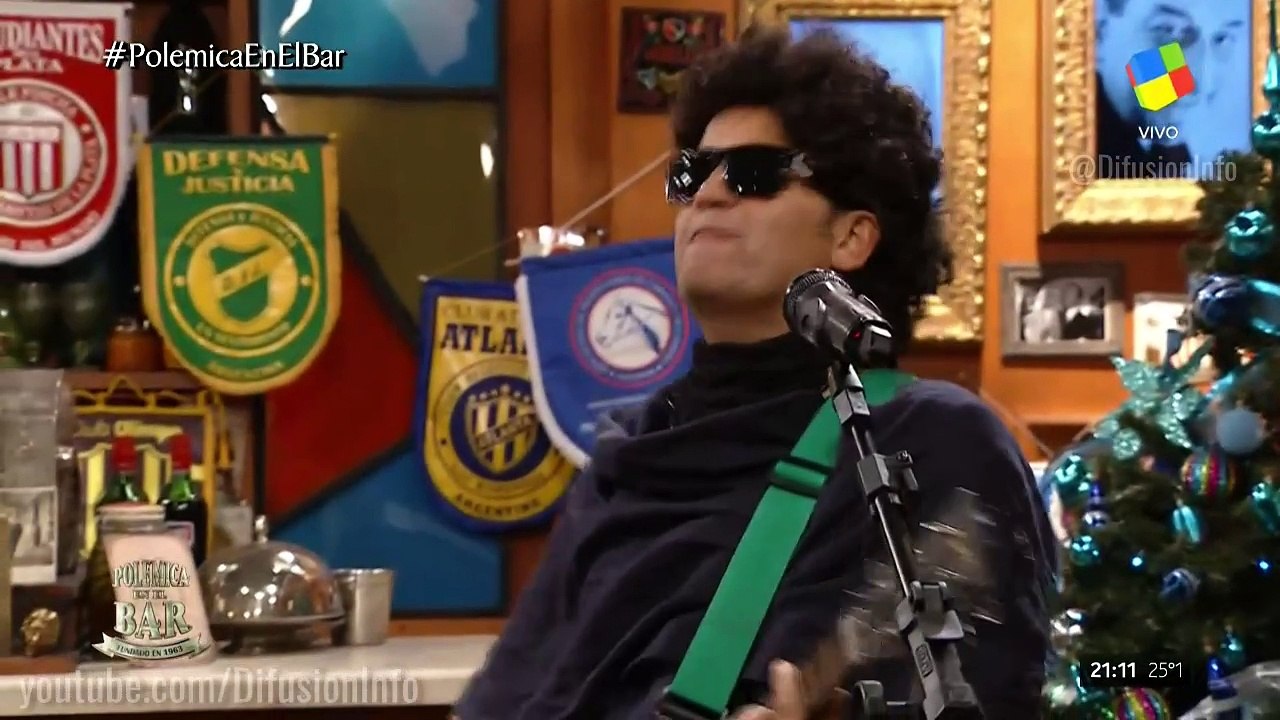 Albertito como "Gustavo Cerati" en Polémica en el Bar | 20-12-2017 | @DifusionInfo