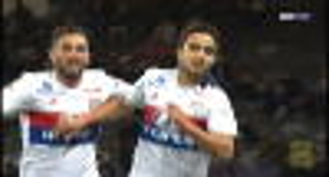 Rare Rafael goal seals Lyon victory