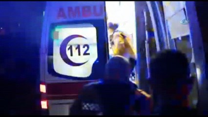 İstanbul’da feci kaza, lüks otomobil alev alev böyle yandı yandı: 4 yaralı