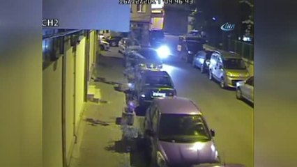 Fatih'te Eğlenerek Motosiklet Çalan Hırsızlar Kamerada