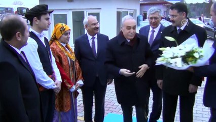 Gıda Tarım ve Hayvancılık Bakanı Fakıbaba kuzu sevdi - KIRIKKALE