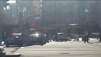 Avustralya'da araç kalabalığa daldı (2) - MELBOURNE
