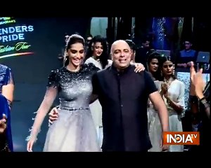 Sonam Kapoor becomes show stopper for Tarun Tahiliani's fashion show