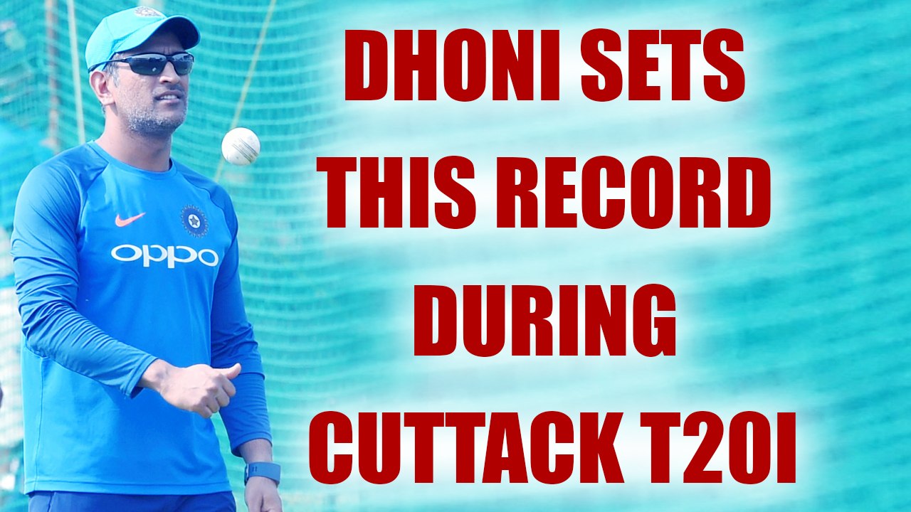 MS Dhoni becomes 2nd wicket-keeper in world with most dismissals as wicket-keeper | Oneindia News