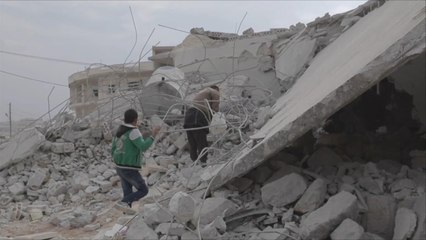 قصف روسي يودي بحياة 17 شخصا بمعرشورين