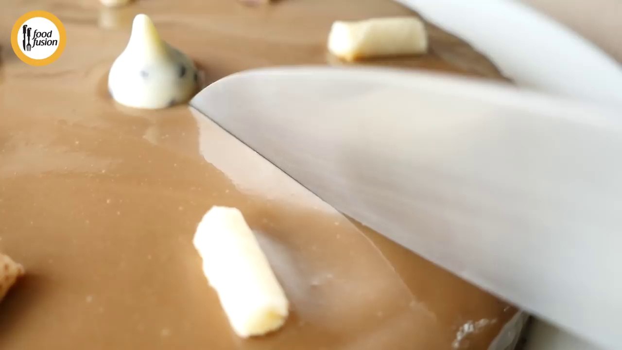 Chocolate-Cake-without-oven-Recipe-By-Food-Fusion