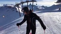 Sa première descente en ski va lui laisser un drôle de souvenir !