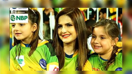 Скачать видео: Zareen Khan Dance | Pashto Song | Shahid Afridi | T10 Cricket League | Pakhtoon Team