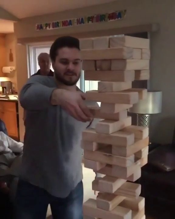 Voici le coup les plus incroyable de l'histoire du Jenga !
