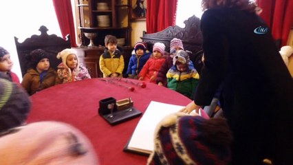 Minik öğrenciler Atatürk'ü andı