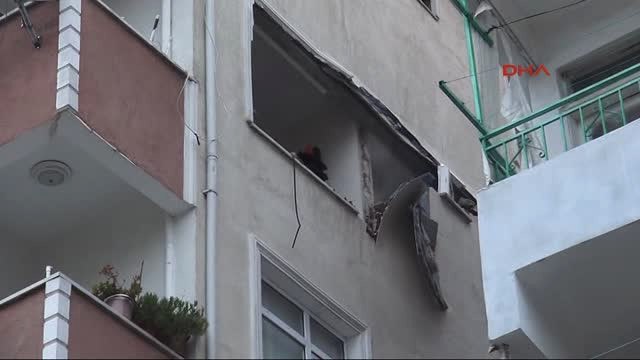 Pendik'te Binanın 4'üncü Katında Patlama