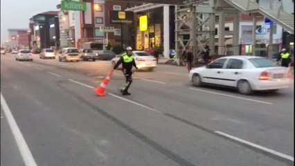 Yolun Karşısına Geçmeye Çalışan Genç Kıza Kamyonet Çarptı
