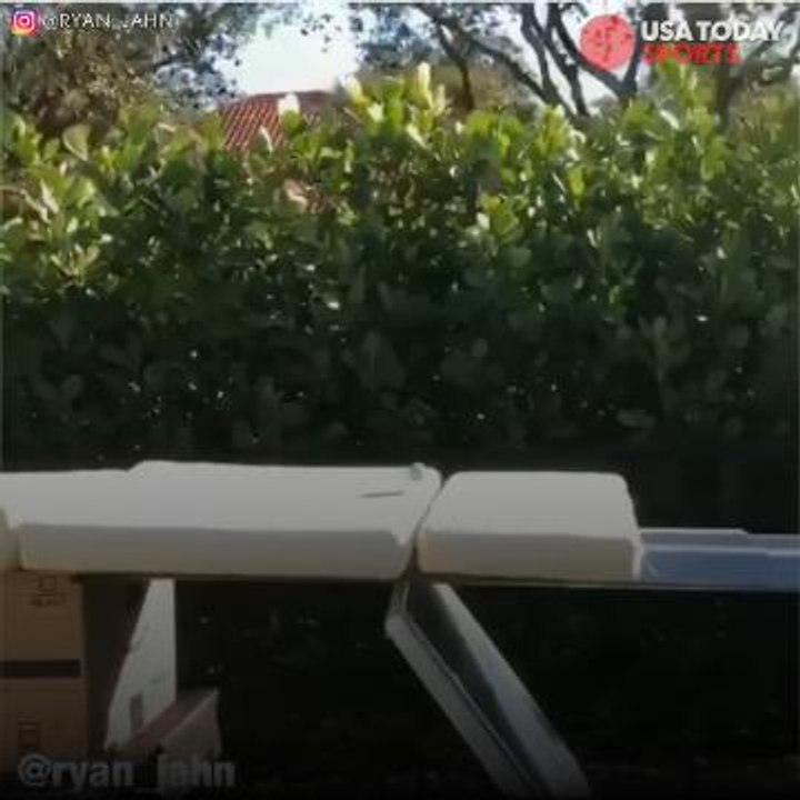 Is this the best golf trick shot of 2017?