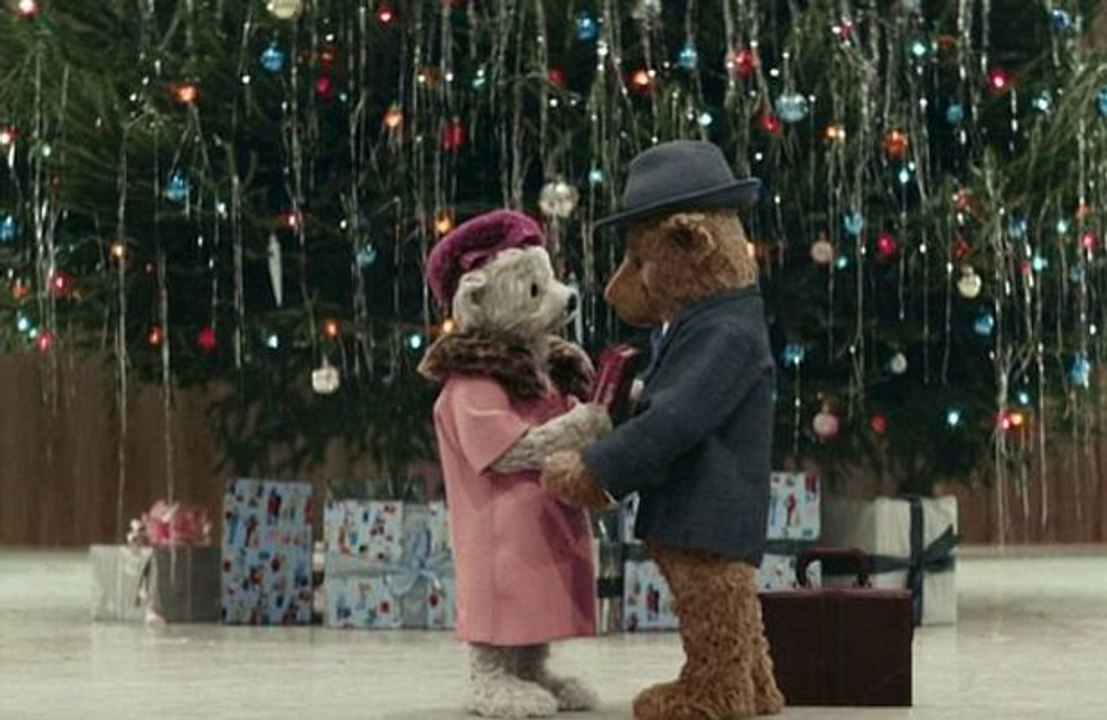 Heathrow Airport Bear Christmas TV Advert -2017