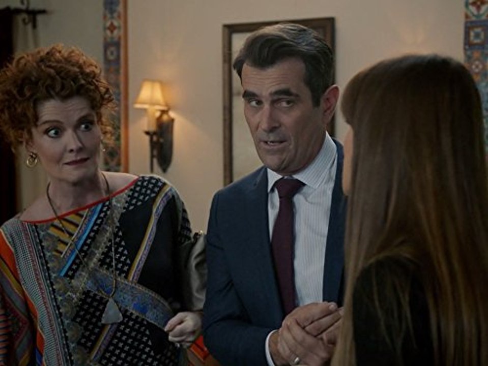 Modern Family - S9E11 - Season 9 Episode 11 ABC Release Date