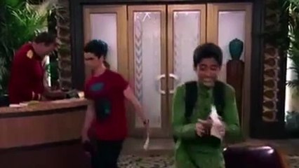 Jessie S04E16 Glue Dunnit: A Sticky Situation