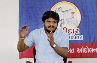 ಗುಜರಾತ್ ನ ಬರೂಚ್ ನಲ್ಲಿ ಎಲೆಕ್ಟ್ರಾನಿಕ್ ಮತಯಂತ್ರಕ್ಕೆ ಆಕ್ಸಿಡೆಂಟ್ | Oneindia Kannada