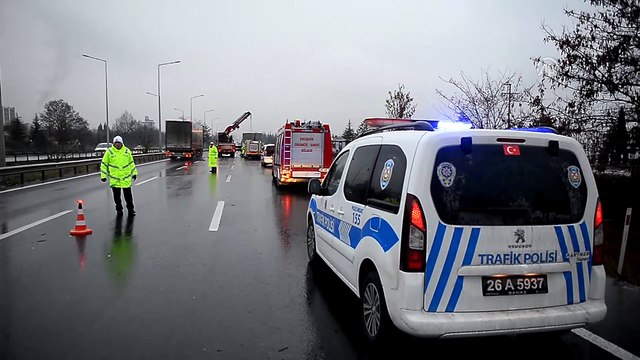 Tırla otomobil çarpıştı: 1 ölü - ESKİŞEHİR