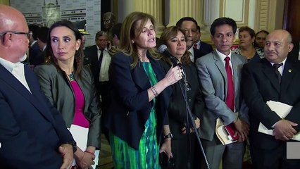 Kuczynski permanece en la presidencia y llama a reconciliación