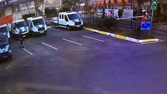 Zabıta daire başkanının zabıta memuruna dayağı kamerada