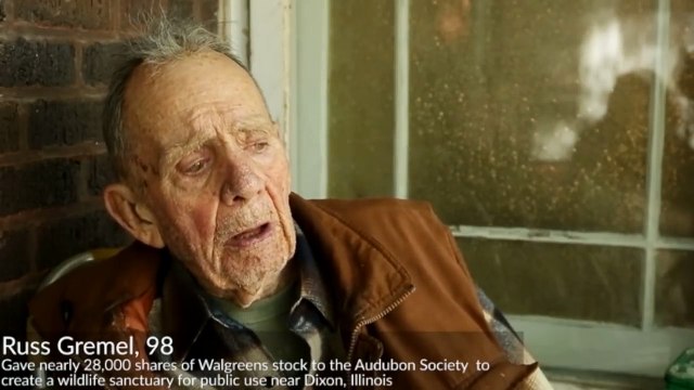 Devedesetosmogodišnjak je čuvao tajnu 70 godina – njegovi susjedi su ostali bez riječi kada su vidjeli šta je uradio!