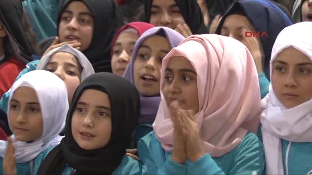 Diyarbakır Vali Güzeloğlu Geçmişteki Belediyelerin İhanete Aktardığı Kaynakları Bugün Millet İçin...