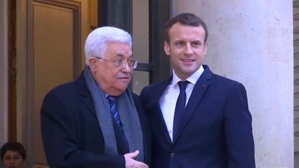 Аббас пожаловался Макрону на Трампа