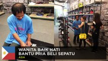 Wanita baik hati belikan sepatu untuk pria yang tidak punya cukup uang - TomoNews